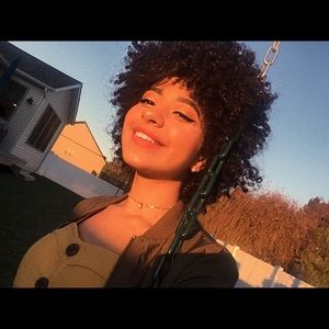 Meet your Posher, Natalia